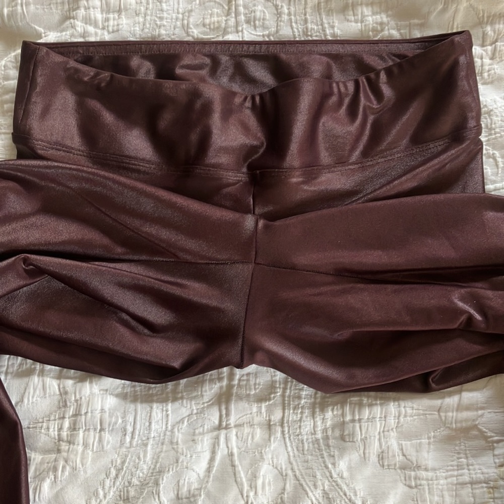 🚨SALE🚨 KORAL high rise lustrous “liquid” leggings in wine - Picture 5 of 5